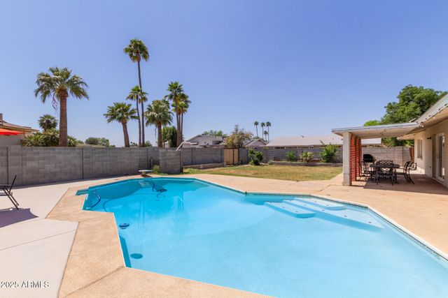 3411 W REDFIELD Road, Phoenix, AZ 85053