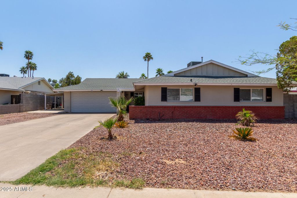 3411 W REDFIELD Road, Phoenix, AZ 85053