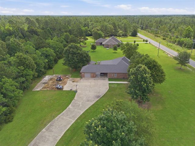 124 Wallace Ellender Road, Dequincy, LA 70633