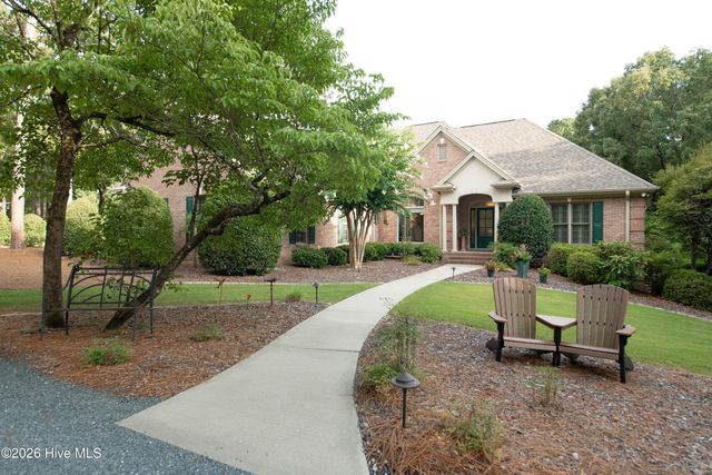 12 Kilrea Court, Pinehurst, NC 28374