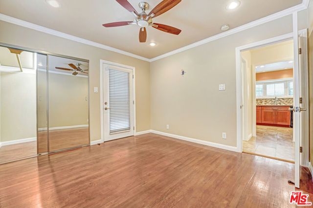 4827 8th Avenue, Los Angeles, CA 90043