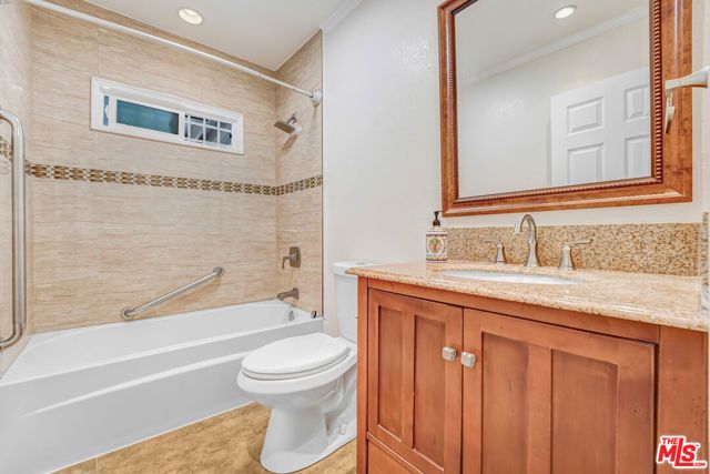 4827 8th Avenue, Los Angeles, CA 90043