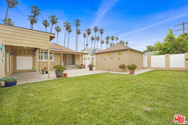 4827 8th Avenue, Los Angeles, CA 90043
