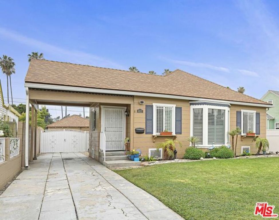 4827 8th Avenue, Los Angeles, CA 90043