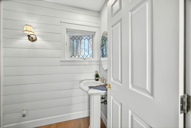 3320 N Foothill Road, Medford, OR 97504