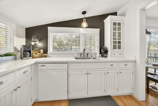 3320 N Foothill Road, Medford, OR 97504