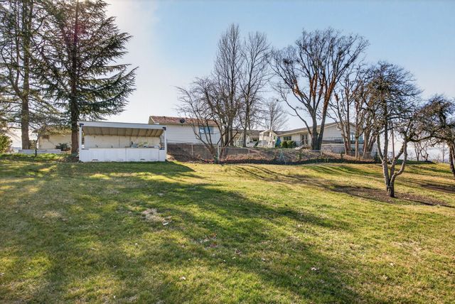 3320 N Foothill Road, Medford, OR 97504