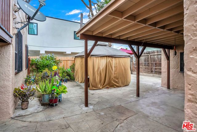 1662 S Hayworth Avenue, Los Angeles, CA 90035
