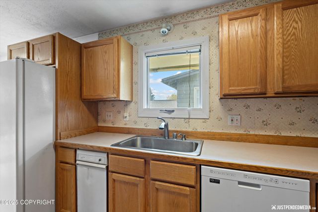 3201 E 43rd Avenue, Anchorage, AK 99508