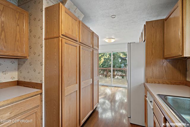 3201 E 43rd Avenue, Anchorage, AK 99508