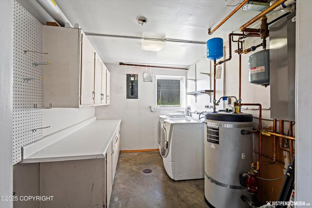 3201 E 43rd Avenue, Anchorage, AK 99508