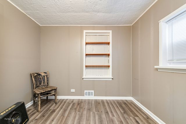 3916 W Grand Avenue, Chicago, IL 60651