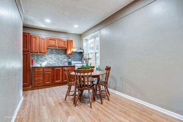 3916 W Grand Avenue, Chicago, IL 60651