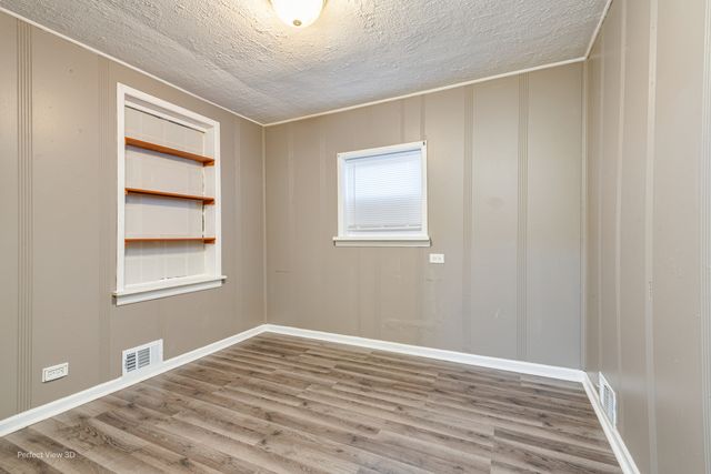 3916 W Grand Avenue, Chicago, IL 60651