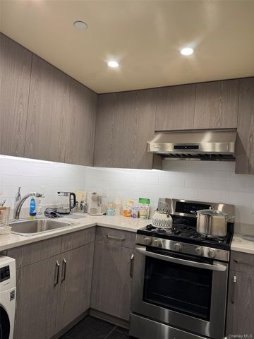 14438 35th Avenue 3B, Flushing, NY 11354