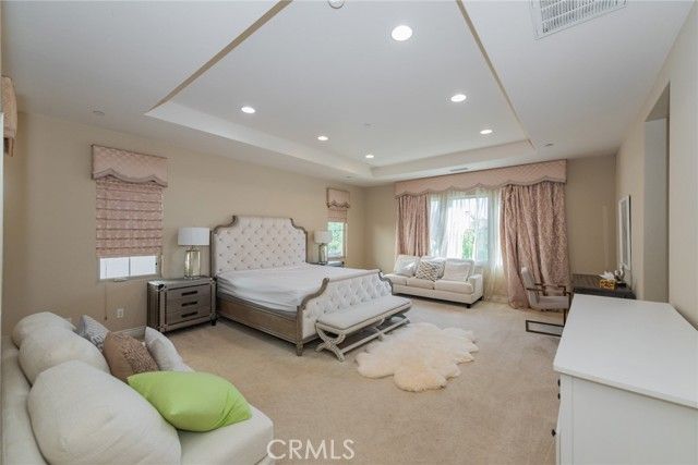 16 Spanish Moss, Irvine, CA 92602