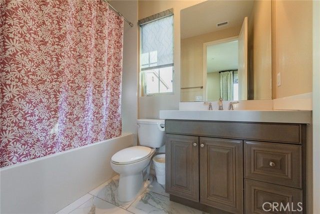 16 Spanish Moss, Irvine, CA 92602