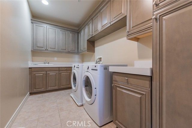 16 Spanish Moss, Irvine, CA 92602