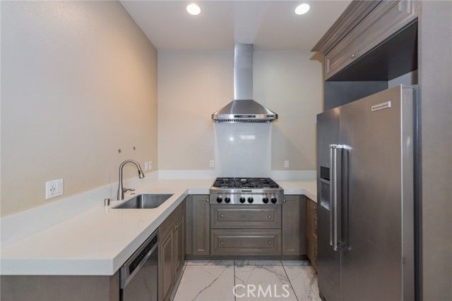 16 Spanish Moss, Irvine, CA 92602