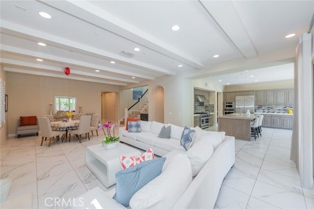 16 Spanish Moss, Irvine, CA 92602