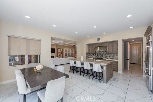 16 Spanish Moss, Irvine, CA 92602