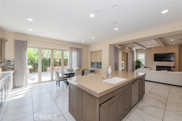 16 Spanish Moss, Irvine, CA 92602