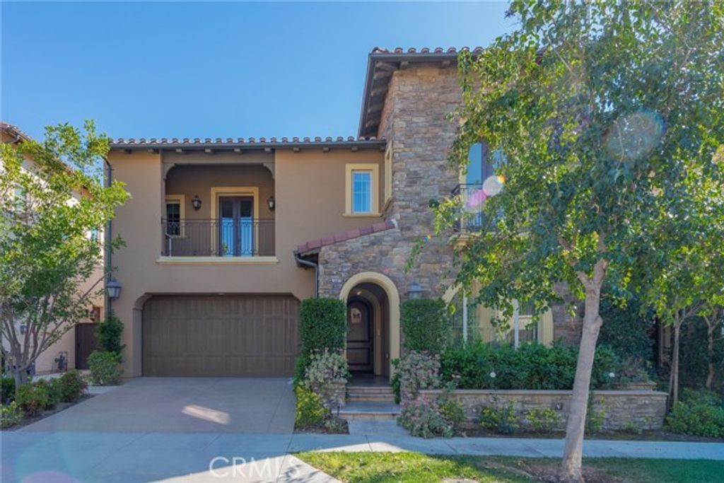 16 Spanish Moss, Irvine, CA 92602