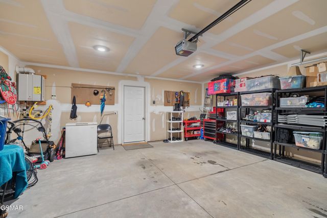 825 Green Meadow Dr, Talbott, TN 37877