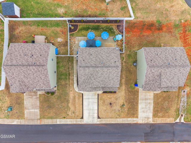 825 Green Meadow Dr, Talbott, TN 37877