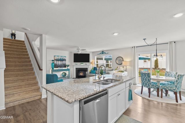 825 Green Meadow Dr, Talbott, TN 37877