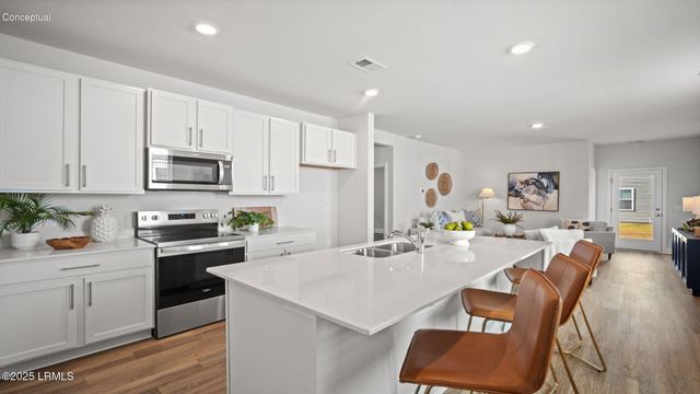 37 Bottom Board Court, Ridgeland, SC 29936