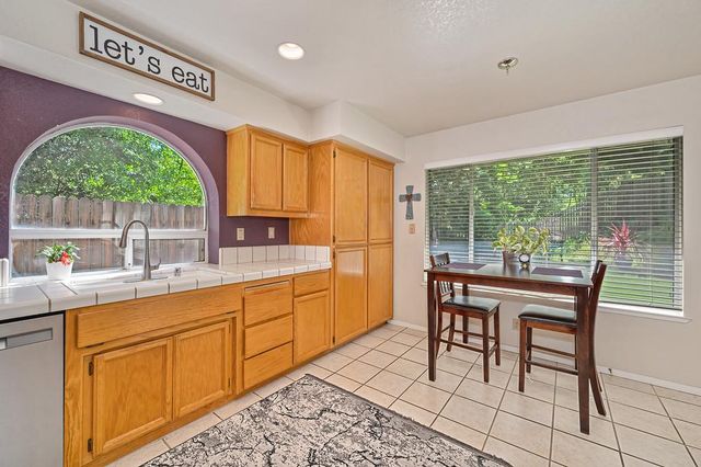 194 Briggs Ranch Dr, Folsom, CA 95630