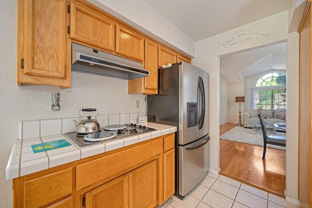 194 Briggs Ranch Dr, Folsom, CA 95630