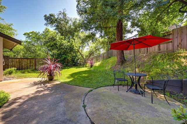 194 Briggs Ranch Dr, Folsom, CA 95630