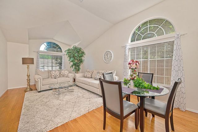 194 Briggs Ranch Dr, Folsom, CA 95630