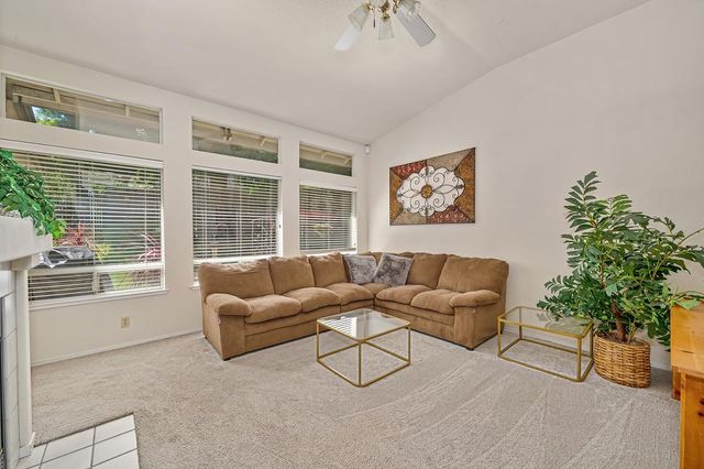 194 Briggs Ranch Dr, Folsom, CA 95630