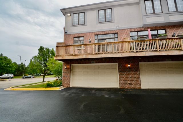 1904 Alta Vista Court, Naperville, IL 60563