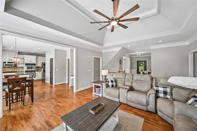 807 Kennedy Court, Loganville, GA 30052