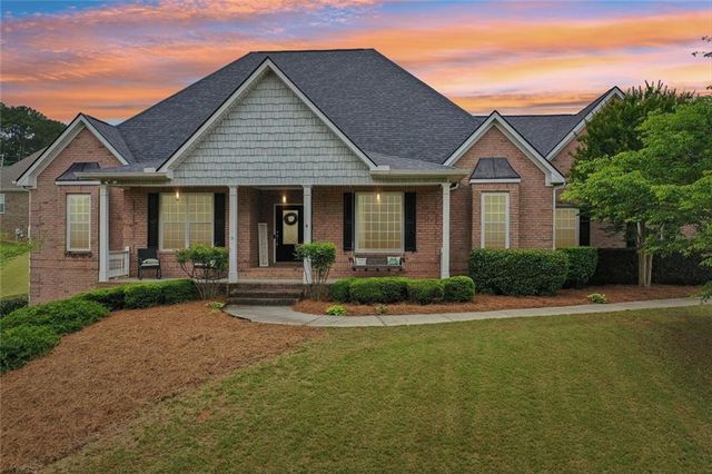 807 Kennedy Court, Loganville, GA 30052