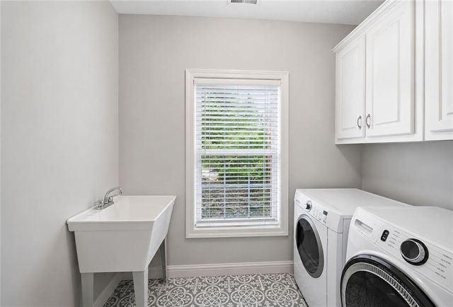807 Kennedy Court, Loganville, GA 30052