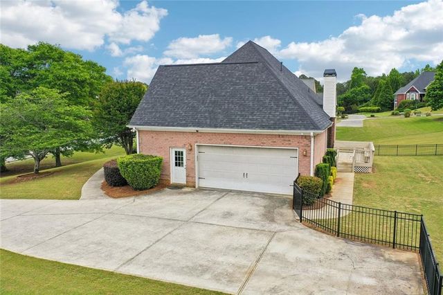 807 Kennedy Court, Loganville, GA 30052