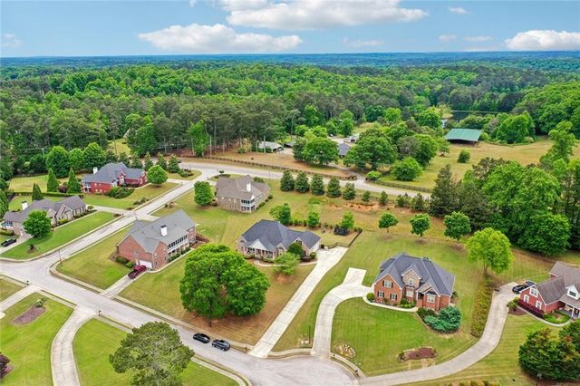 807 Kennedy Court, Loganville, GA 30052