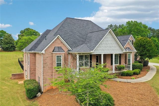 807 Kennedy Court, Loganville, GA 30052
