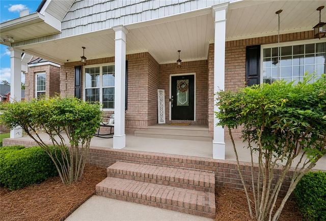 807 Kennedy Court, Loganville, GA 30052