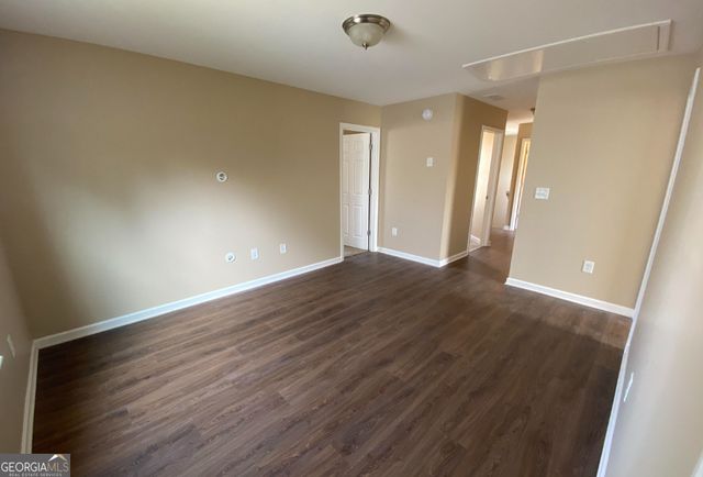 1677 Shire Village Drive, Sugar Hill, GA 30518