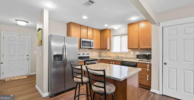 1677 Shire Village Drive, Sugar Hill, GA 30518