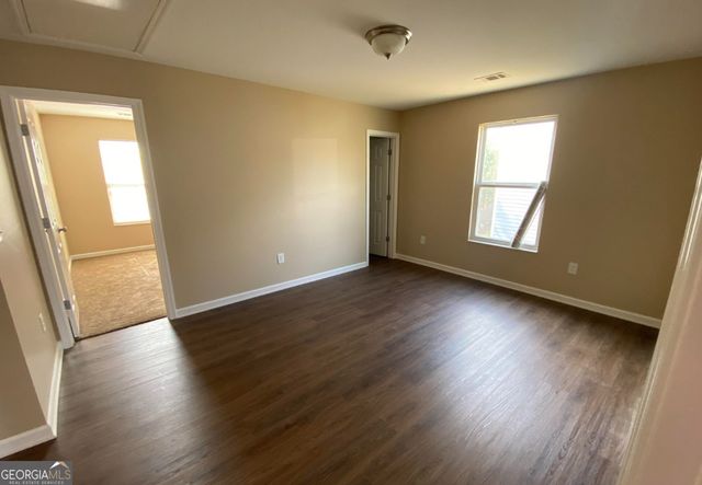 1677 Shire Village Drive, Sugar Hill, GA 30518