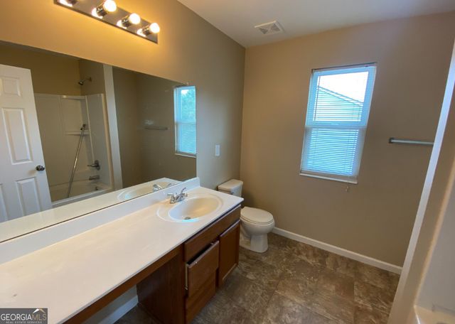 1677 Shire Village Drive, Sugar Hill, GA 30518