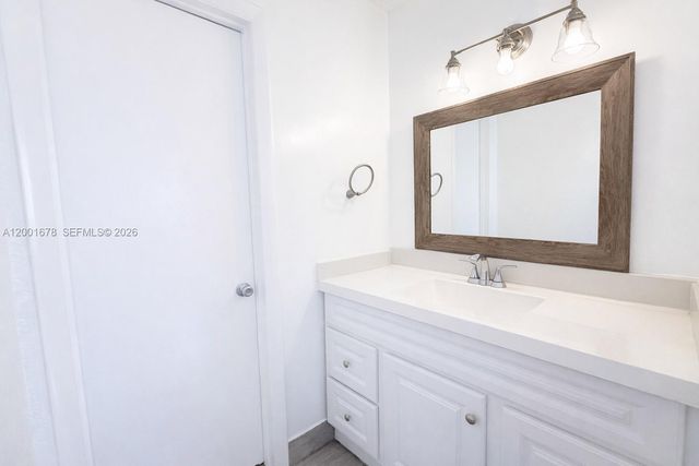 1220 SW 78th Ave, Miami, FL 33144