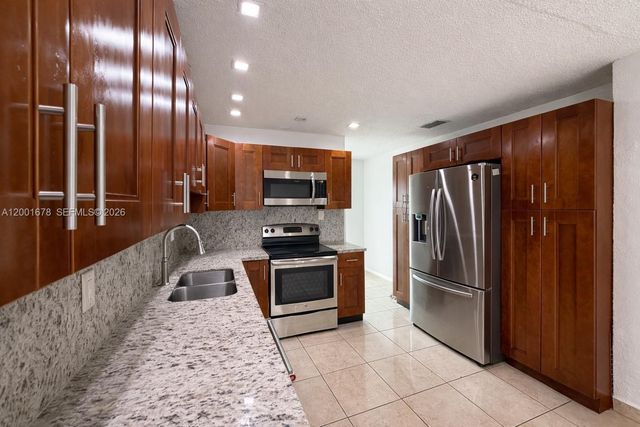 1220 SW 78th Ave, Miami, FL 33144